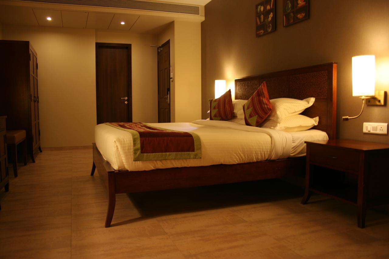 Juhu Residency Boutique Hotel Mumbai Exterior photo
